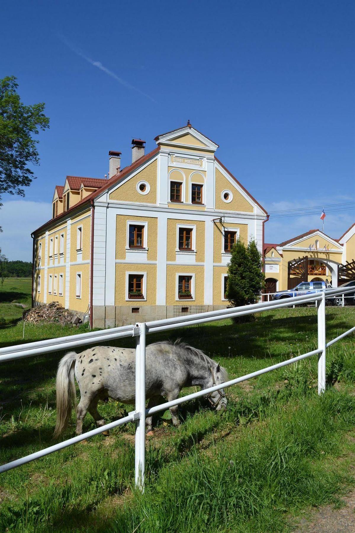 Hotel Resort Stein Cheb Eksteriør billede